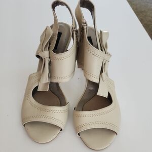 Array Cream Women's Heels with Bow Detail